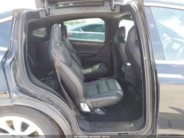 5YJXCBE28HF043784 2017 TESLA MODEL X - Image 8