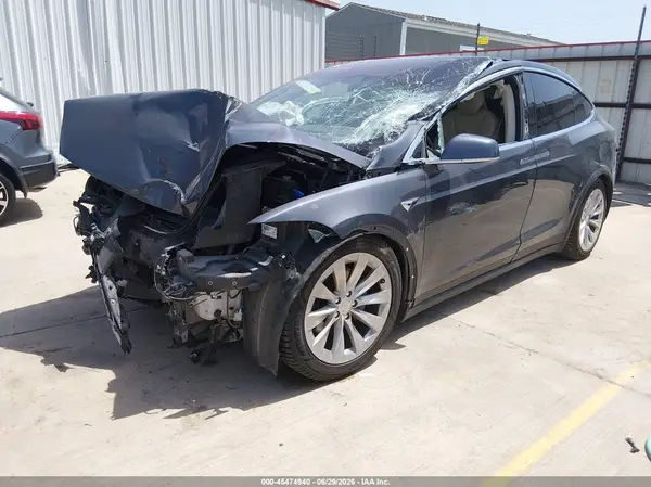 5YJXCBE28HF048256 2017 TESLA MODEL X - Image 2