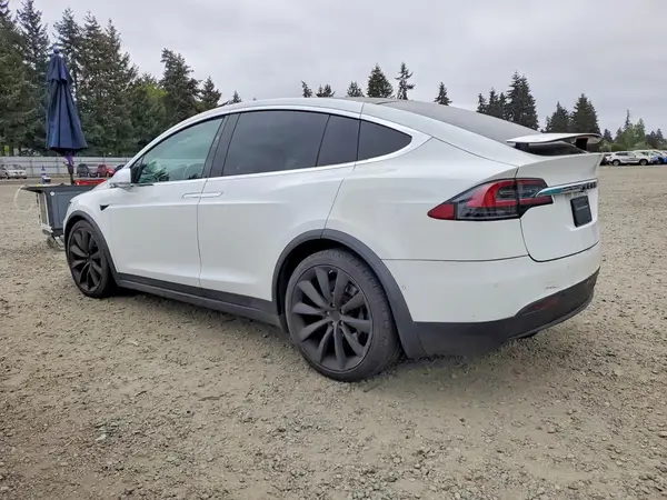5YJXCBE28HF049472 2017 TESLA MODEL X - Image 2