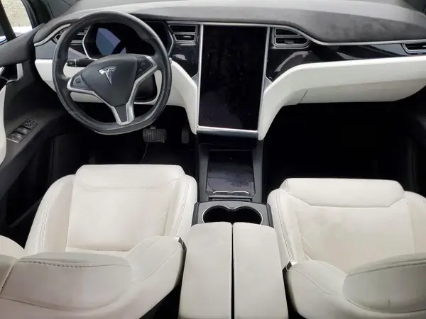 5YJXCBE28HF049472 2017 TESLA MODEL X - Image 8