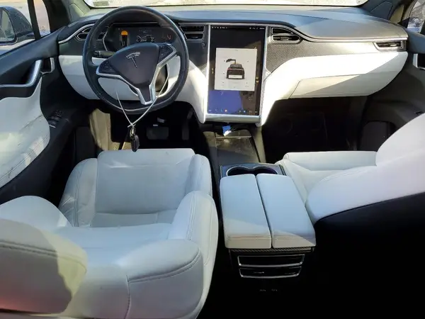 5YJXCBE28HF054199 2017 TESLA MODEL X - Image 8