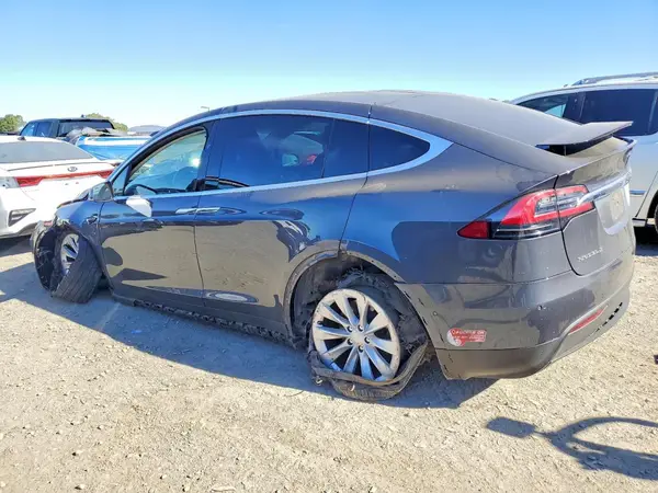 5YJXCBE28HF054655 2017 TESLA MODEL X - Image 2