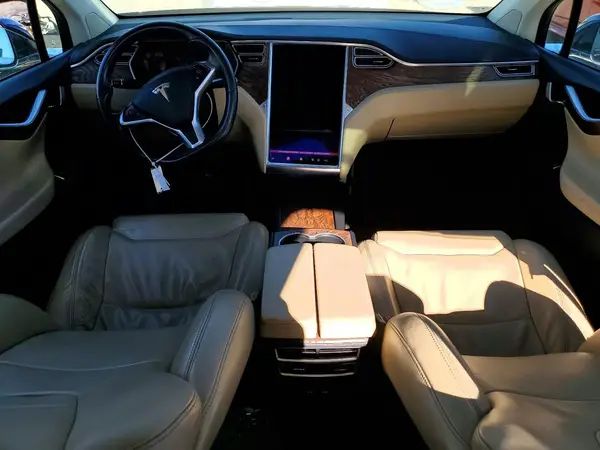 5YJXCBE28HF054655 2017 TESLA MODEL X - Image 8