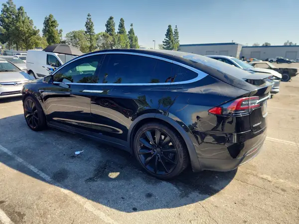 5YJXCBE28HF060844 2017 TESLA MODEL X - Image 2