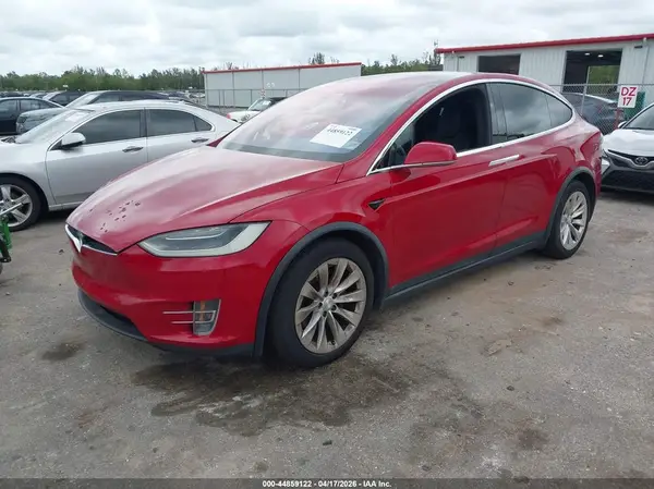 5YJXCBE28HF066157 2017 TESLA MODEL X - Image 2