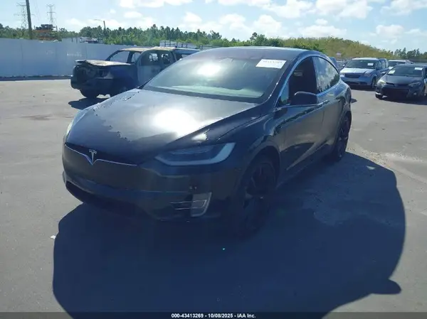 5YJXCBE28HF067826 2017 TESLA MODEL X - Image 2