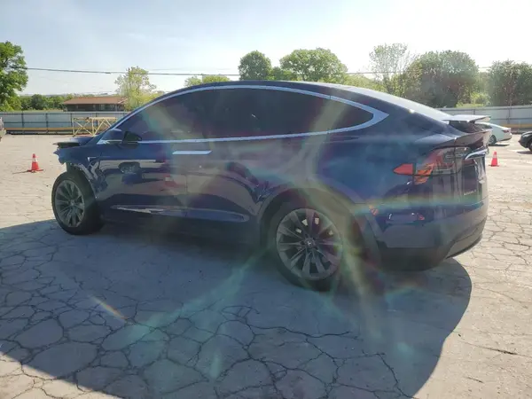 5YJXCBE28HF070368 2017 TESLA MODEL X - Image 2