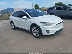 5YJXCBE28JF087256 2018 TESLA MODEL X
