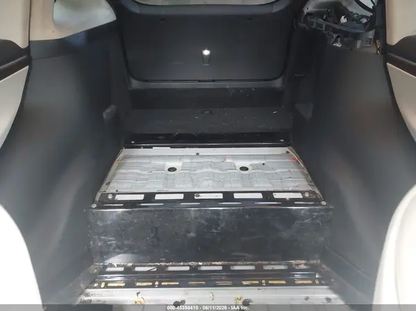 5YJXCBE28JF087256 2018 TESLA MODEL X - Image 8