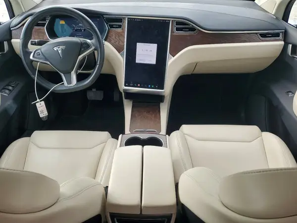 5YJXCBE28JF088682 2018 TESLA MODEL X - Image 8