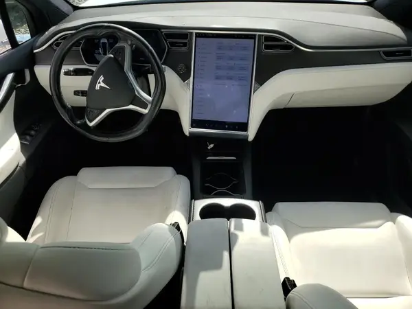 5YJXCBE28JF089444 2018 TESLA MODEL X - Image 8