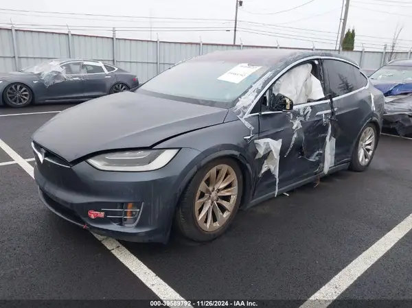 5YJXCBE28JF091047 2018 TESLA MODEL X - Image 2