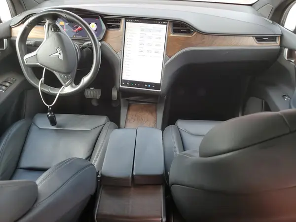 5YJXCBE28JF102435 2018 TESLA MODEL X - Image 8