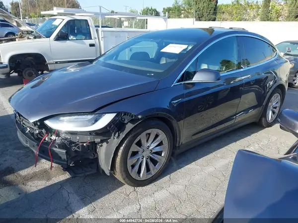 5YJXCBE28JF104668 2018 TESLA MODEL X - Image 2