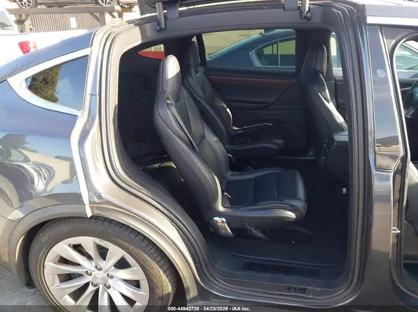 5YJXCBE28JF104668 2018 TESLA MODEL X - Image 8