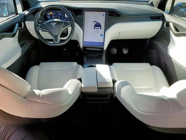 5YJXCBE28JF105349 2018 TESLA MODEL X - Image 8