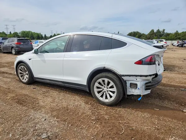 5YJXCBE28JF112379 2018 TESLA MODEL X - Image 2