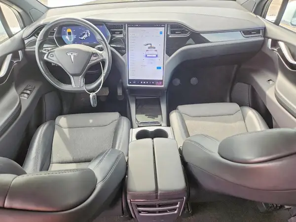 5YJXCBE28JF112379 2018 TESLA MODEL X - Image 8