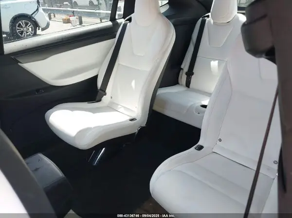 5YJXCBE28JF112916 2018 TESLA MODEL X - Image 8
