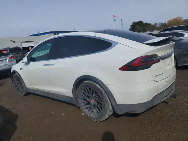 5YJXCBE28JF119736 2018 TESLA MODEL X - Image 2