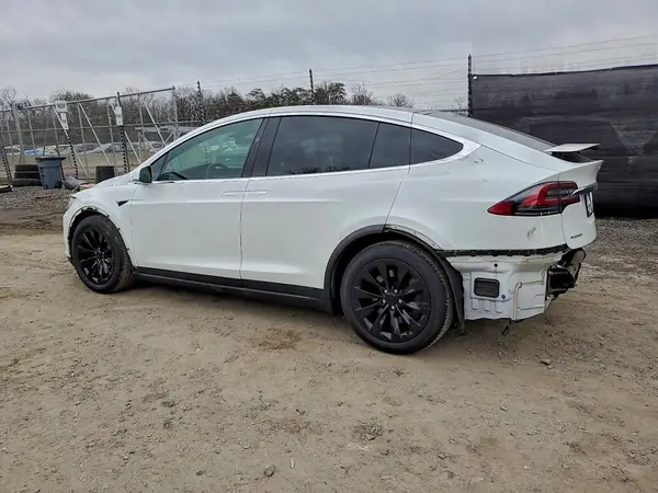 5YJXCBE28JF121101 2018 TESLA MODEL X - Image 2