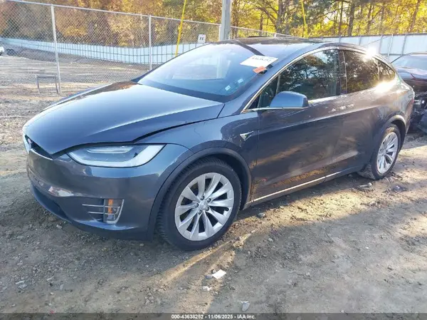 5YJXCBE28JF137847 2018 TESLA MODEL X - Image 2