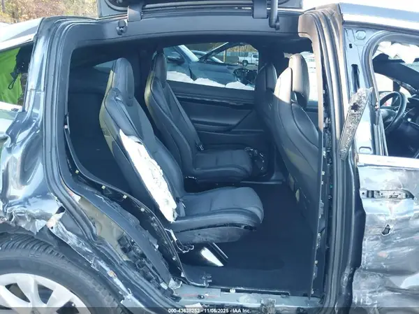 5YJXCBE28JF137847 2018 TESLA MODEL X - Image 8