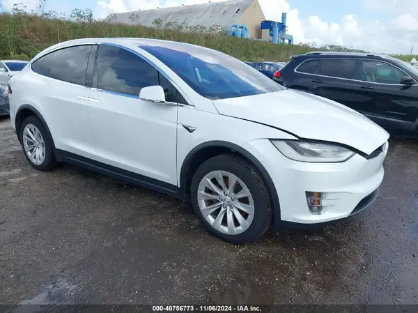 5YJXCBE28KF152415 2019 TESLA MODEL X - Image 1