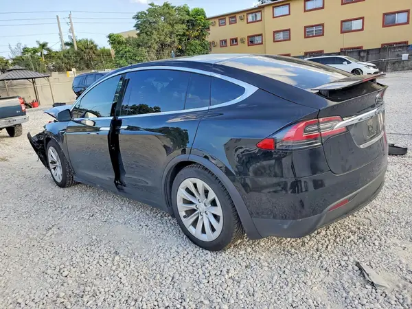 5YJXCBE28KF184359 2019 TESLA MODEL X - Image 2