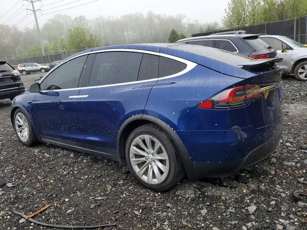 5YJXCBE28KF198715 2019 TESLA MODEL X - Image 2