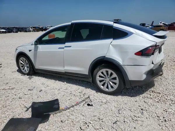 5YJXCBE28LF268358 2020 TESLA MODEL X - Image 2