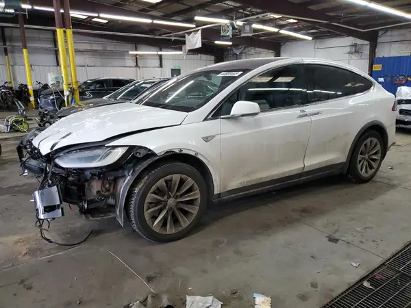 5YJXCBE29GF018391 2016 TESLA MODEL X - Image 1