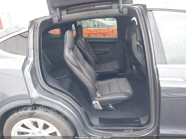 5YJXCBE29GF019542 2016 TESLA MODEL X - Image 8