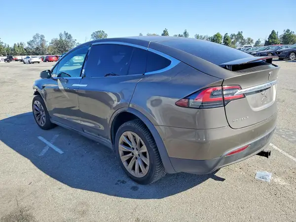5YJXCBE29GF030010 2016 TESLA MODEL X - Image 2