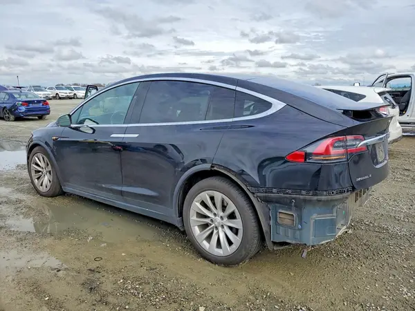 5YJXCBE29HF037735 2017 TESLA MODEL X - Image 2