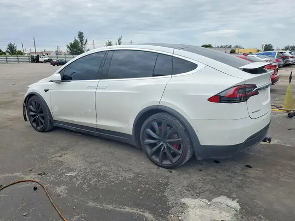 5YJXCBE29HF039274 2017 TESLA MODEL X - Image 2