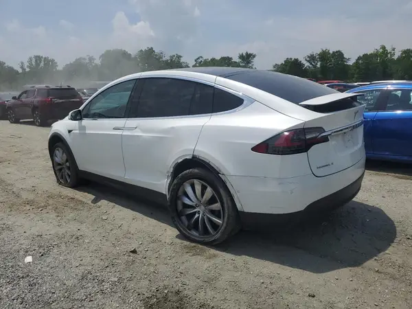 5YJXCBE29HF043552 2017 TESLA MODEL X - Image 2