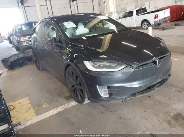 5YJXCBE29HF044796 2017 TESLA MODEL X - Image 1