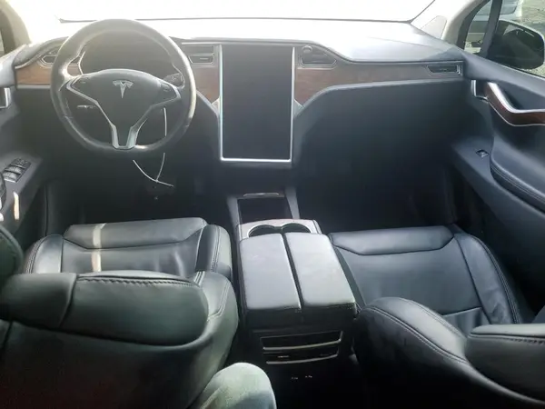 5YJXCBE29HF055216 2017 TESLA MODEL X - Image 8