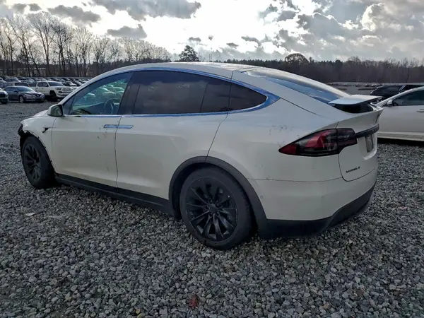 5YJXCBE29HF064370 2017 TESLA MODEL X - Image 2