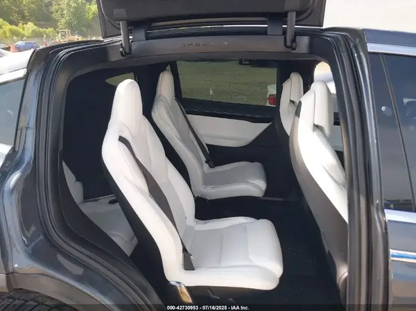 5YJXCBE29HF065762 2017 TESLA MODEL X - Image 8