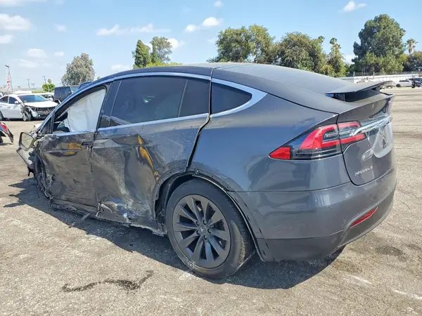 5YJXCBE29JF088111 2018 TESLA MODEL X - Image 2