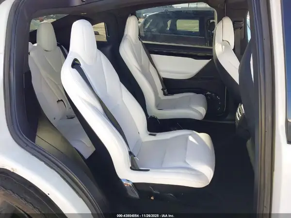5YJXCBE29JF090733 2018 TESLA MODEL X - Image 8