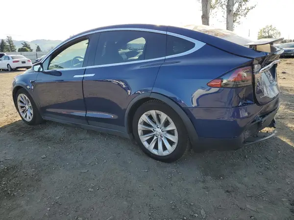 5YJXCBE29JF091638 2018 TESLA MODEL X - Image 2