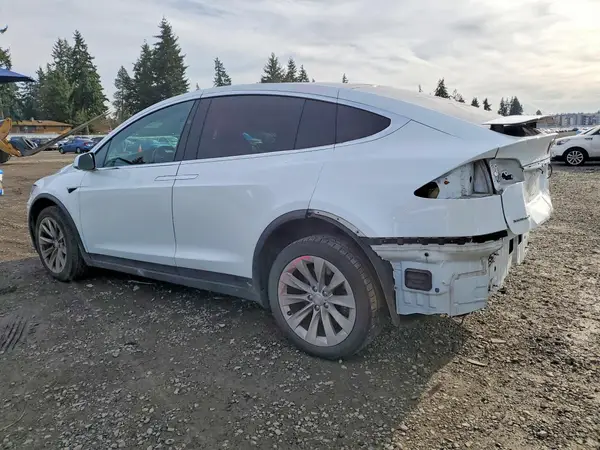 5YJXCBE29JF104470 2018 TESLA MODEL X - Image 2