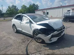 5YJXCBE29JF114027 2018 TESLA MODEL X