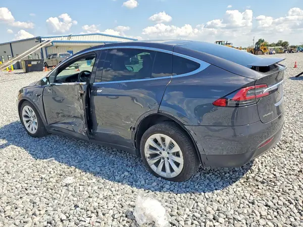 5YJXCBE29JF120037 2018 TESLA MODEL X - Image 2