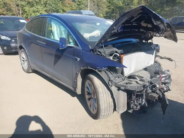 5YJXCBE29JF120846 2018 TESLA MODEL X - Image 1