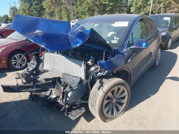 5YJXCBE29JF120846 2018 TESLA MODEL X - Image 2