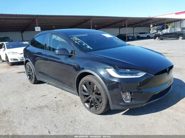 5YJXCBE29JF129238 2018 TESLA MODEL X - Image 1